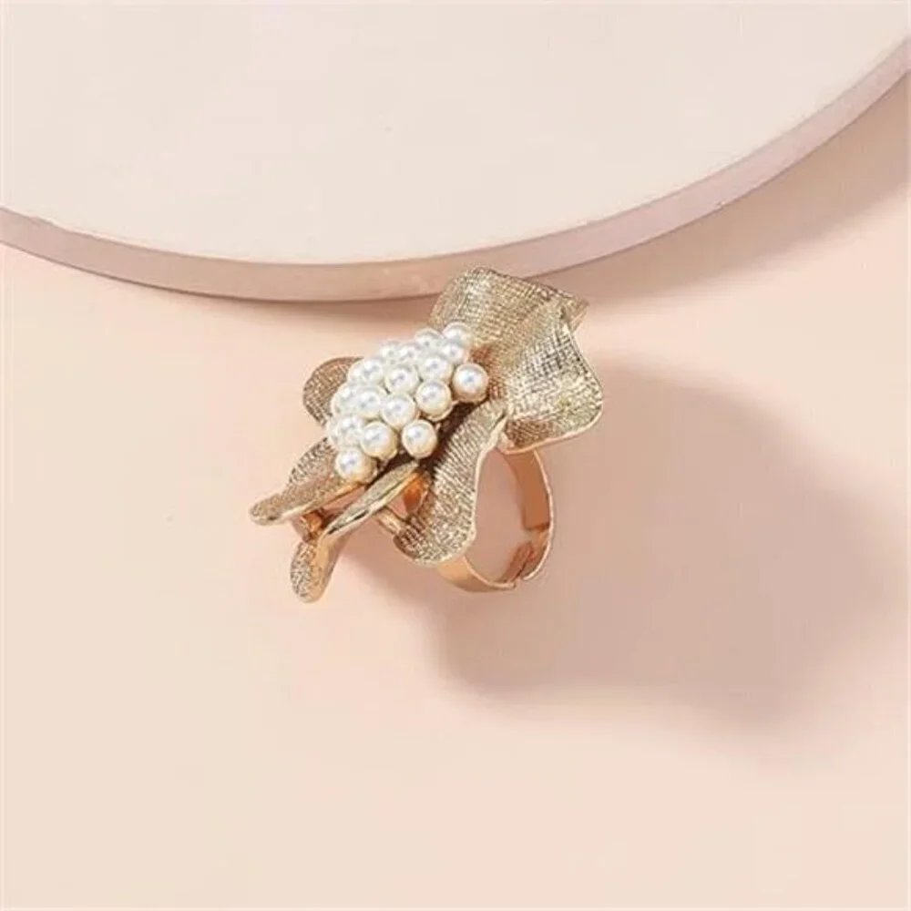 Vintage Pearl Flower Statement Ring – Bold Romantic Accessory Adjustable
